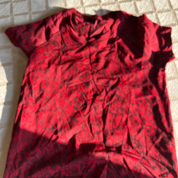 Lunar New Year Swiftly Tech Short-Sleeve Shirt 2.0 Race Length - Picture 3 of 5